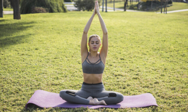 Yoga al Aire Libre: Conecta con la Naturaleza en Otoño